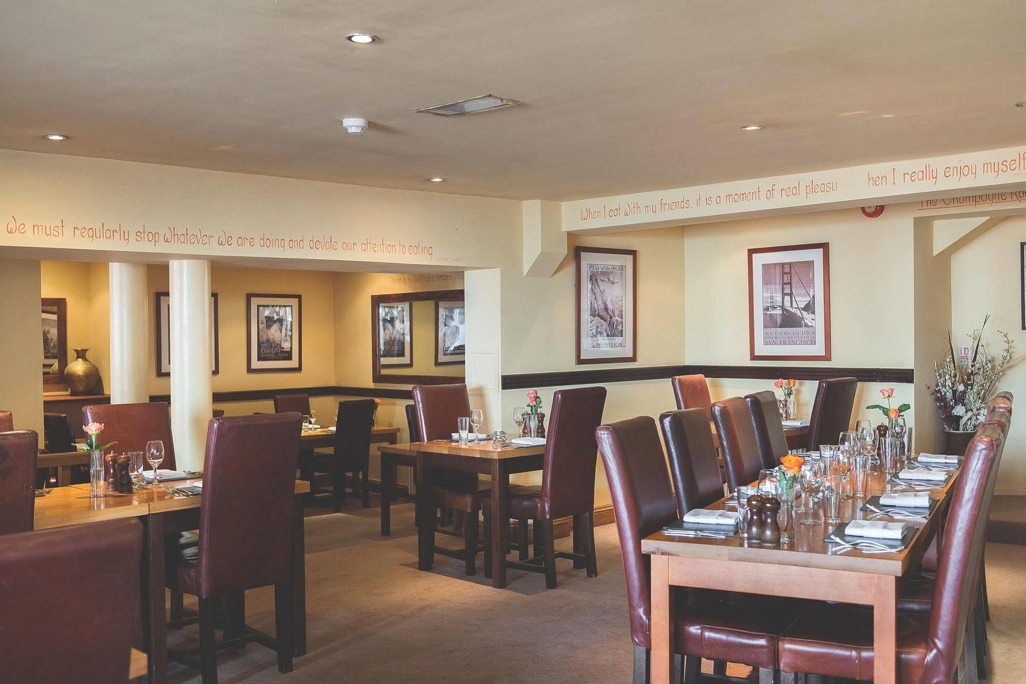 Готель Rose & Crown Yealmpton Екстер'єр фото