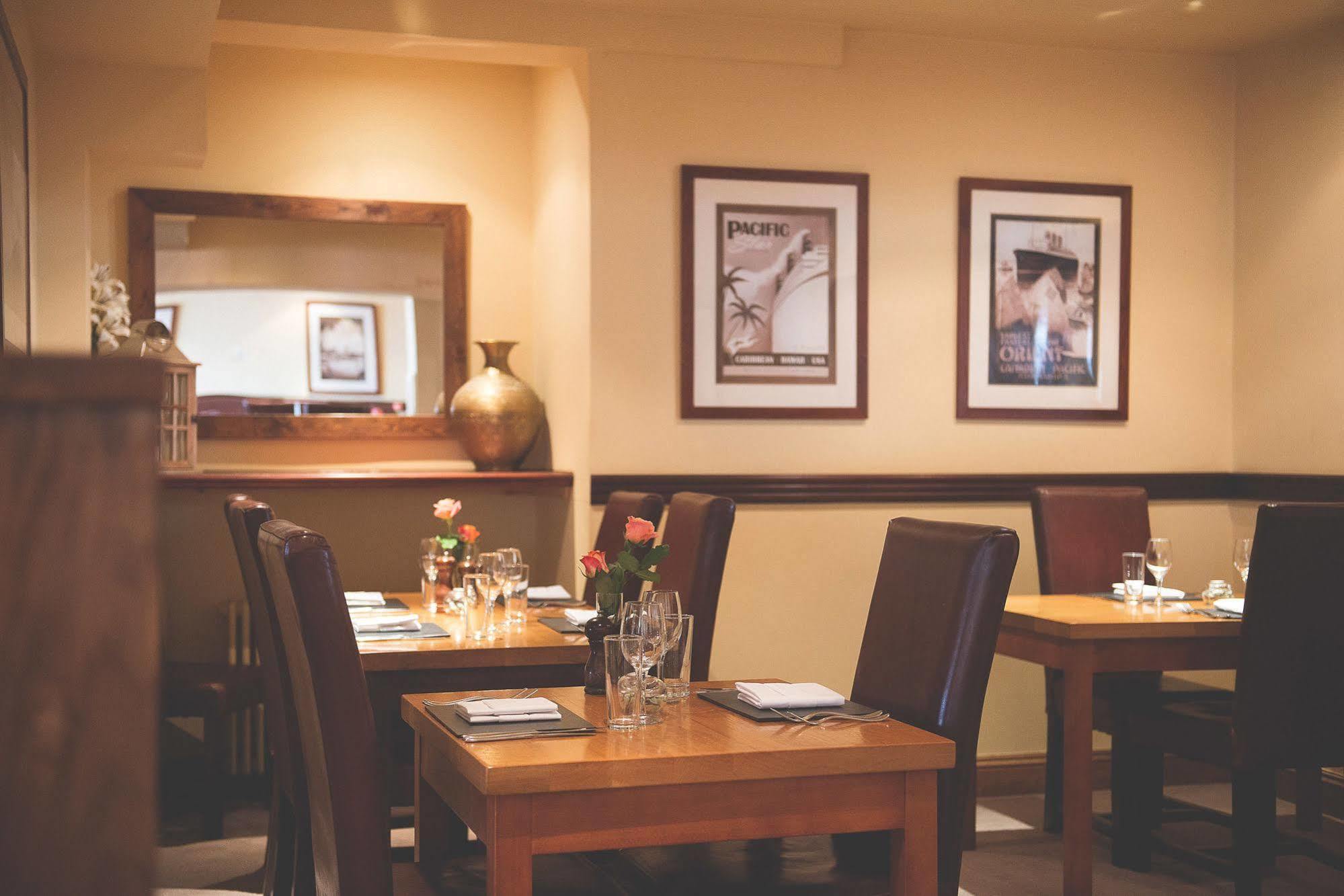Готель Rose & Crown Yealmpton Екстер'єр фото