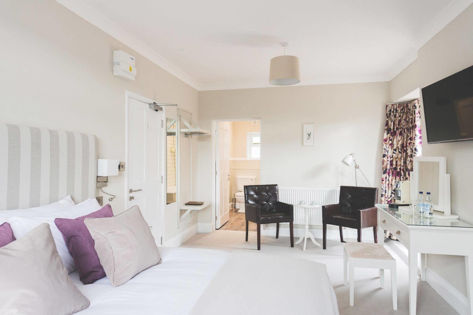 Готель Rose & Crown Yealmpton Екстер'єр фото